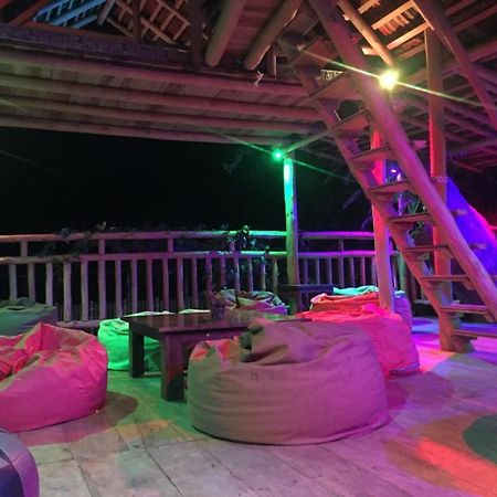 Tiki Bar Hostel Ella Exterior photo