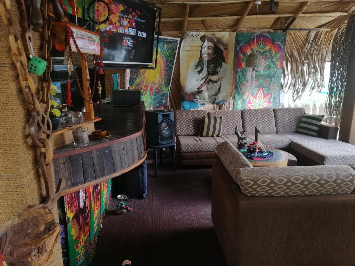 Tiki Bar Hostel Ella Exterior photo